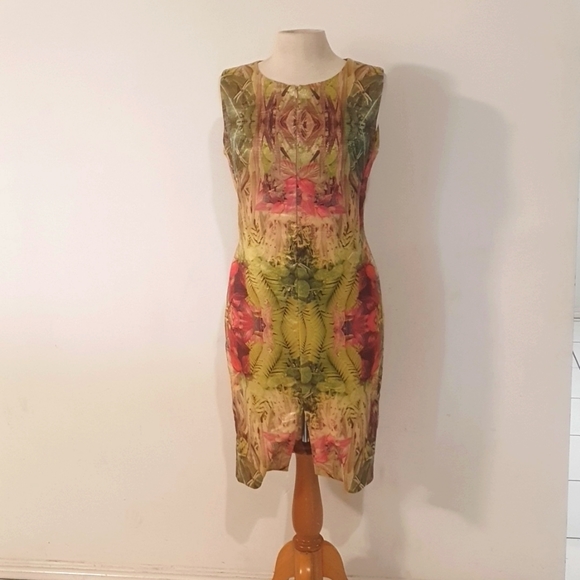 Moss & Spy Dresses & Skirts - Moss & Spy Size 14 Metallic Tropical Front Zip Dress